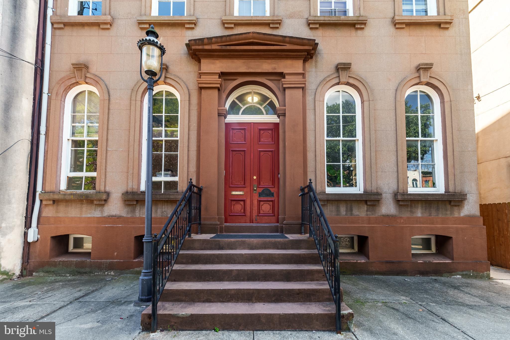 QUEEN VILLAGE - Residential Income