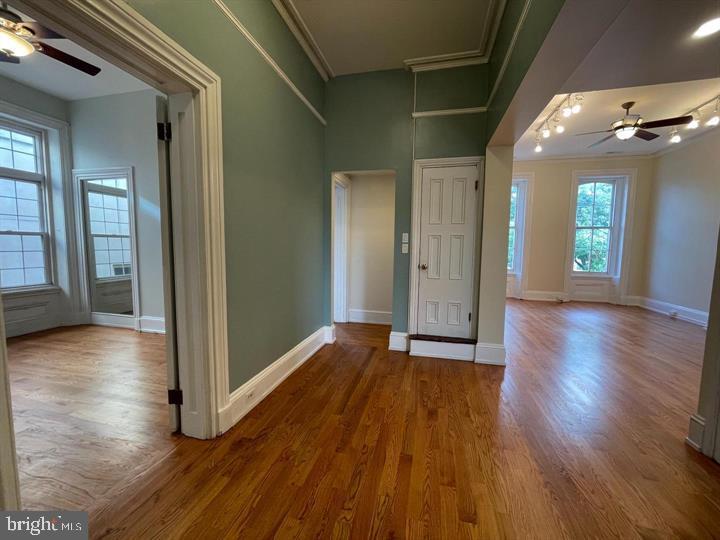 QUEEN VILLAGE - Residential Income