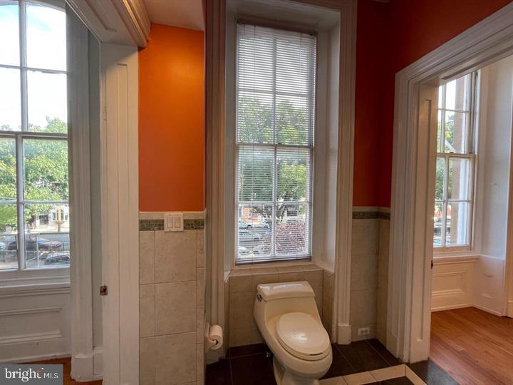 QUEEN VILLAGE - Residential Income