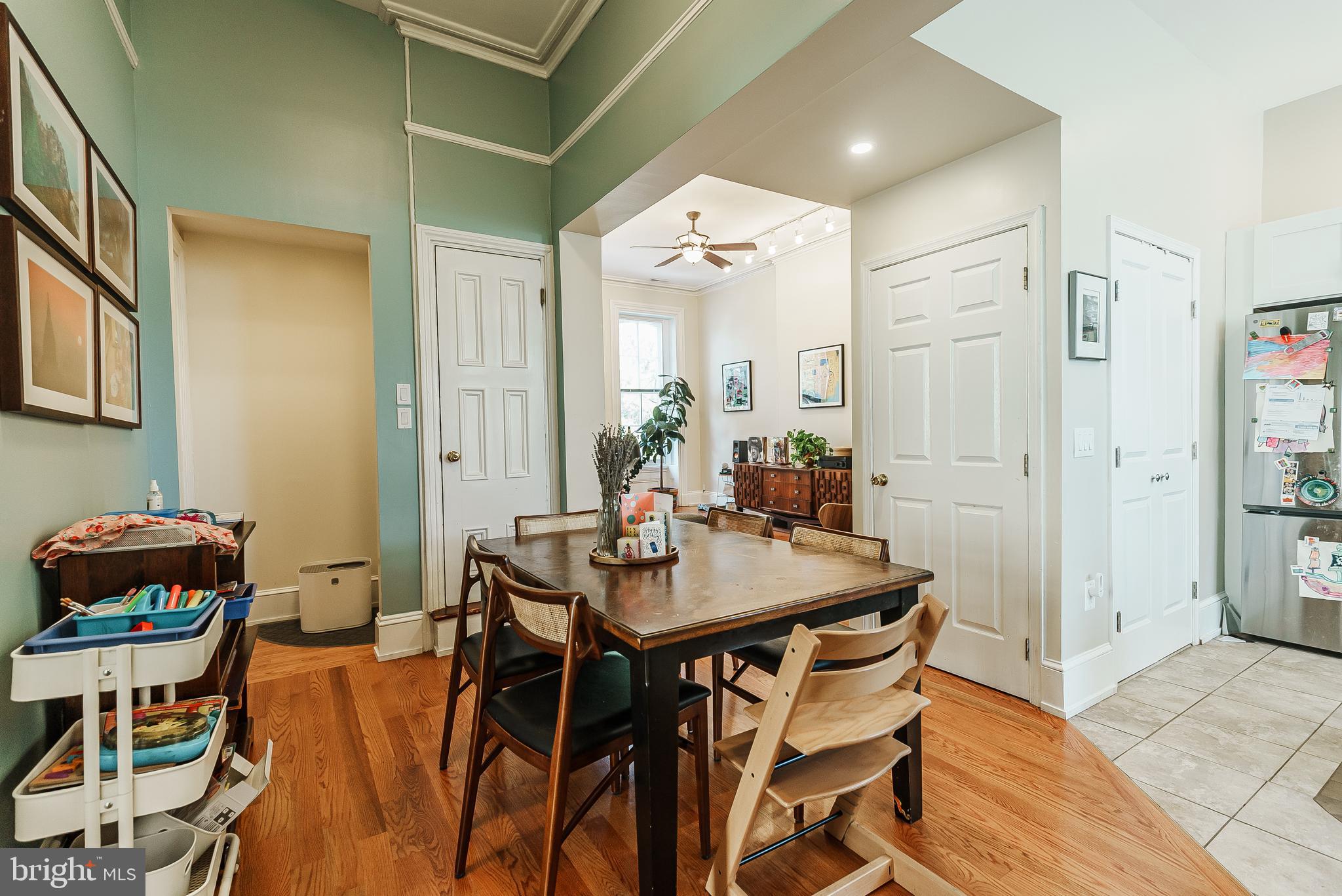 QUEEN VILLAGE - Residential Income