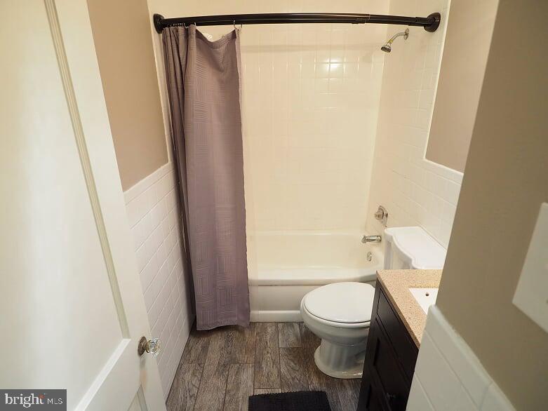 EASTWOOD - Residential Lease