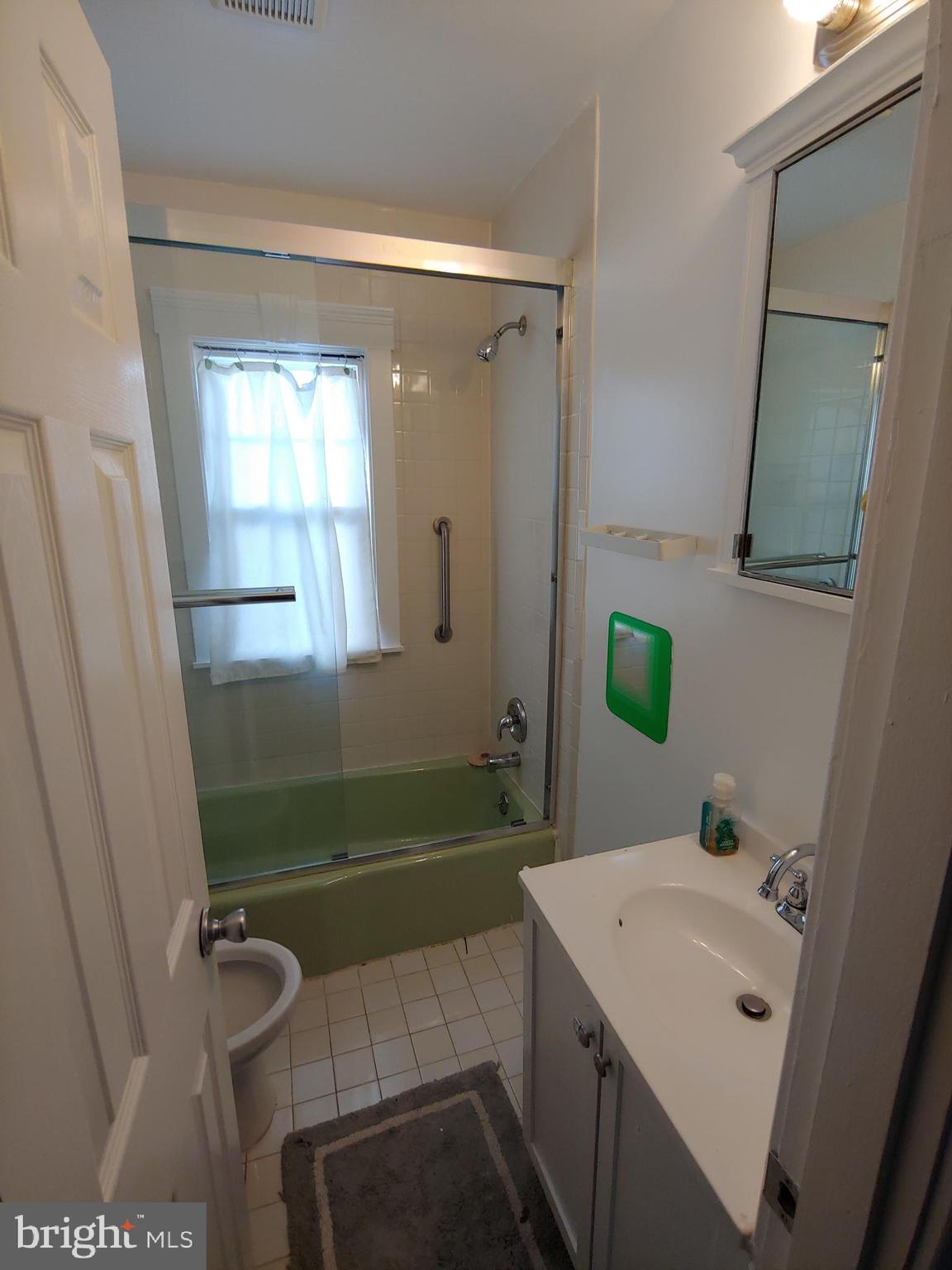 MT RAINIER - Residential Lease