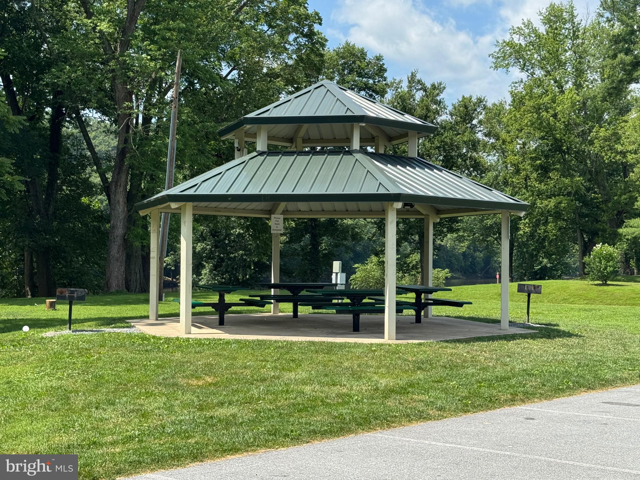 BROOKFIELD - Residential