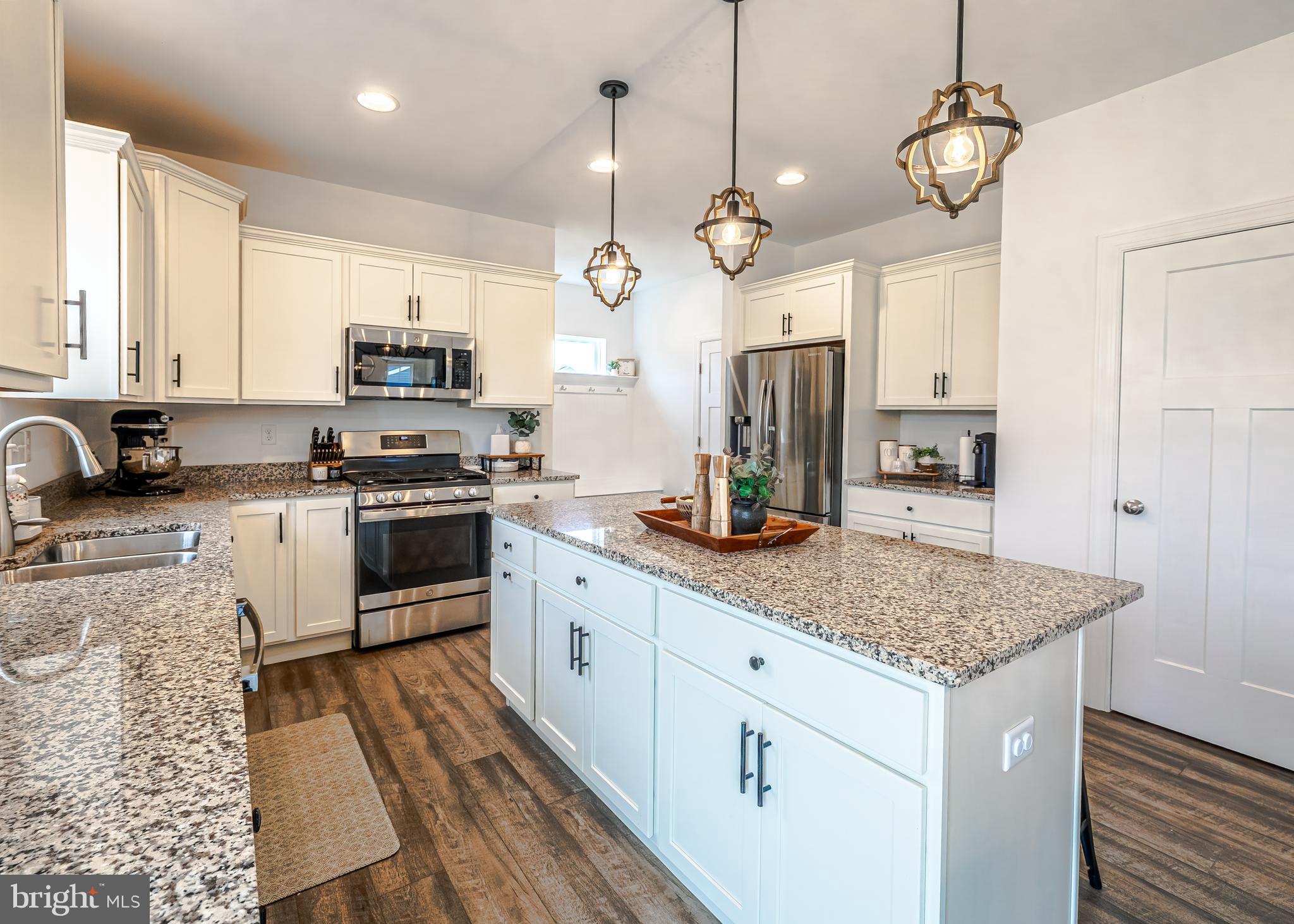 THE SEASONS - Residential