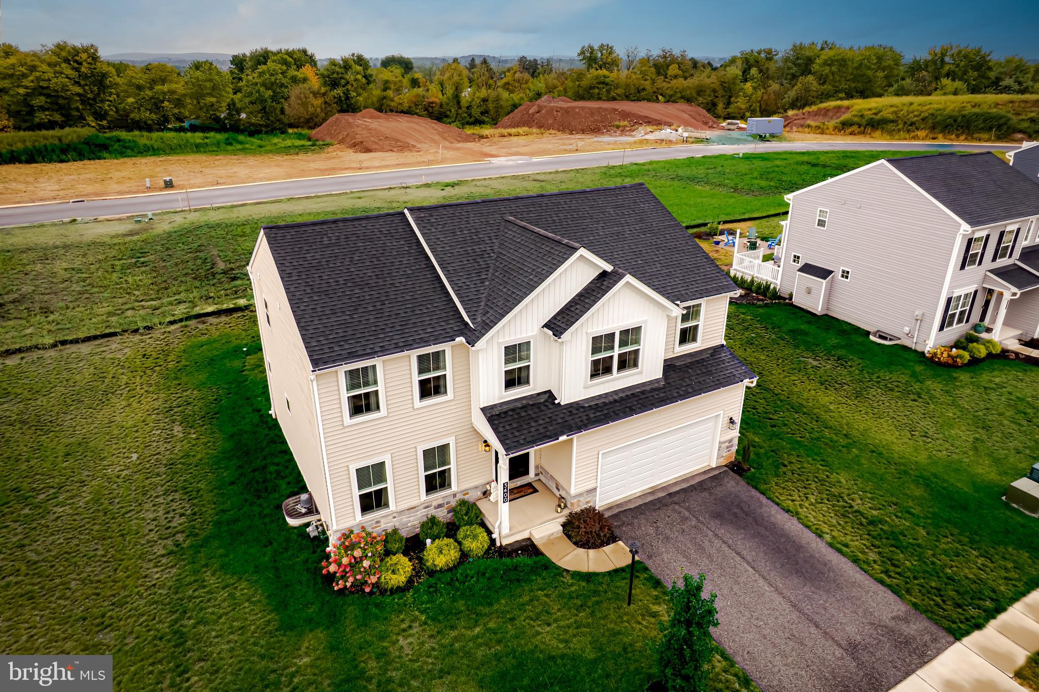 THE SEASONS - Residential