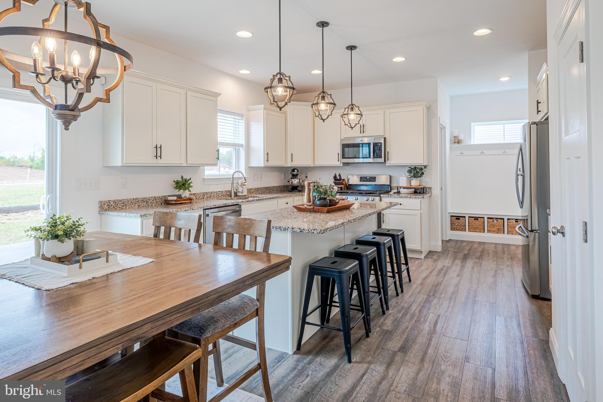 THE SEASONS - Residential