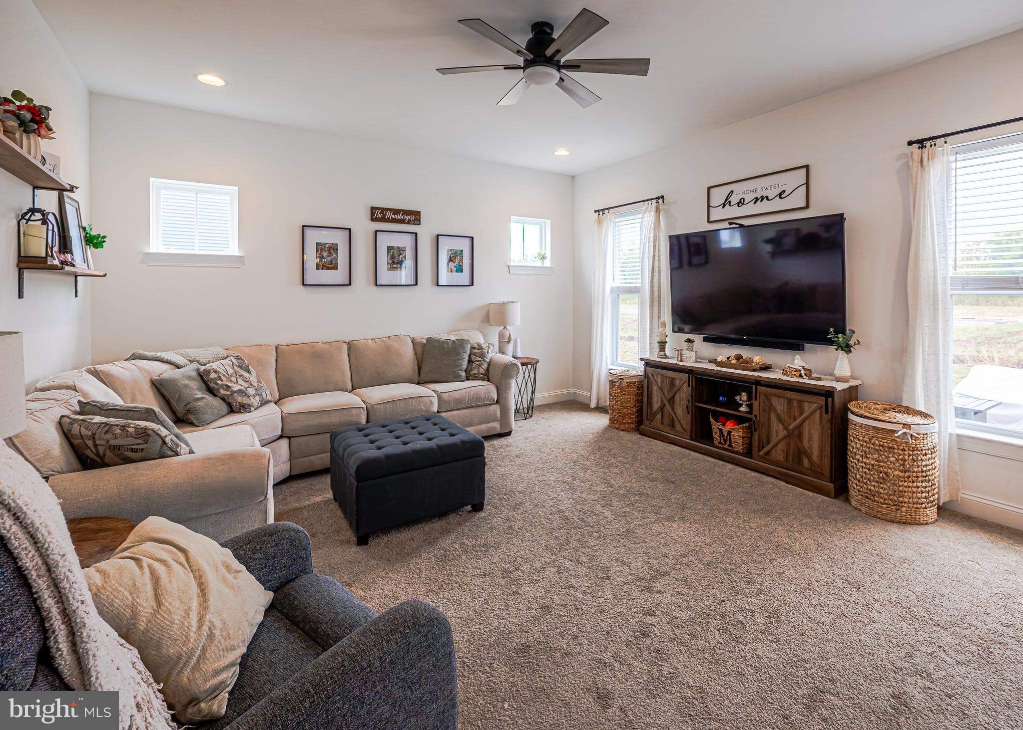 THE SEASONS - Residential