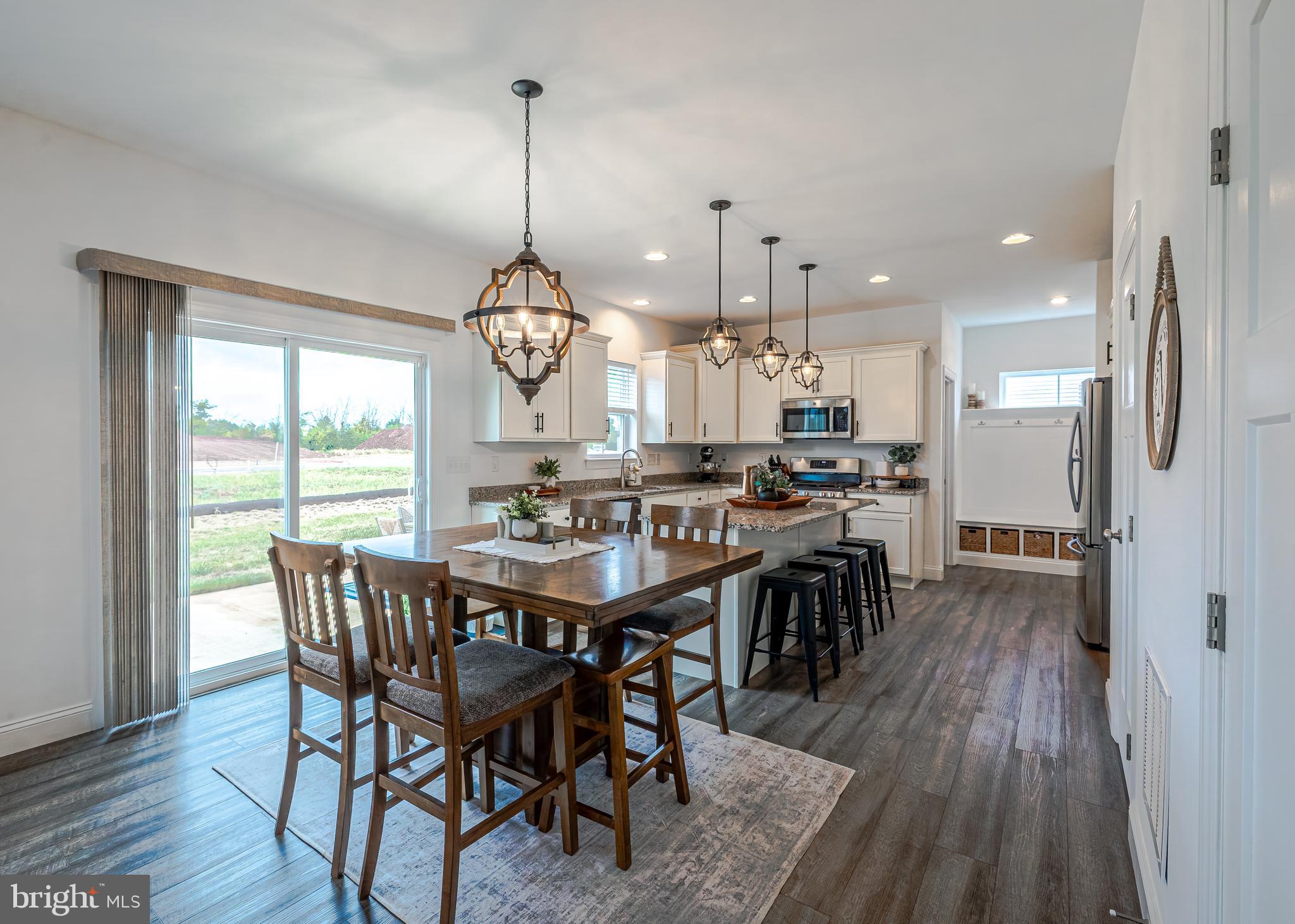 THE SEASONS - Residential