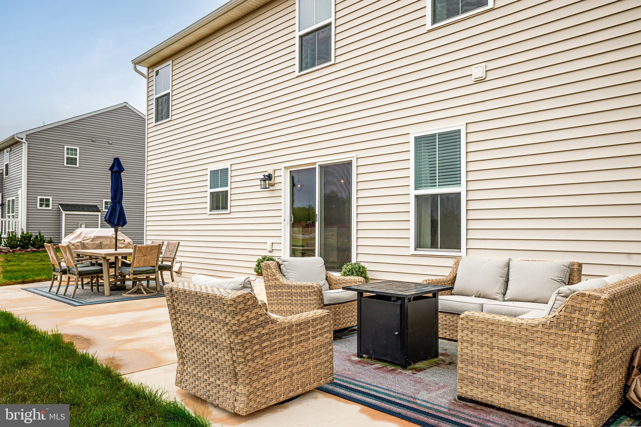 THE SEASONS - Residential