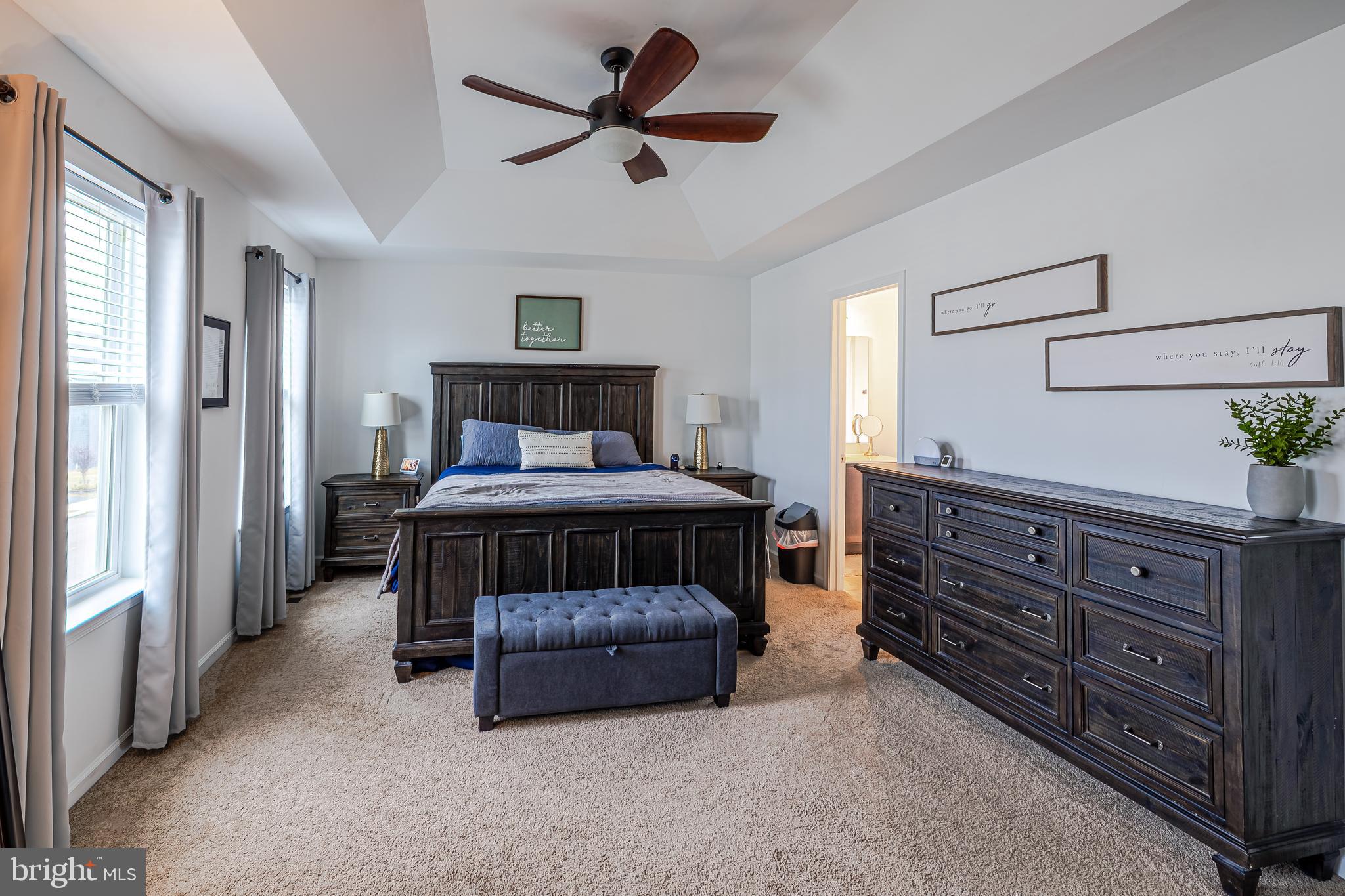 THE SEASONS - Residential