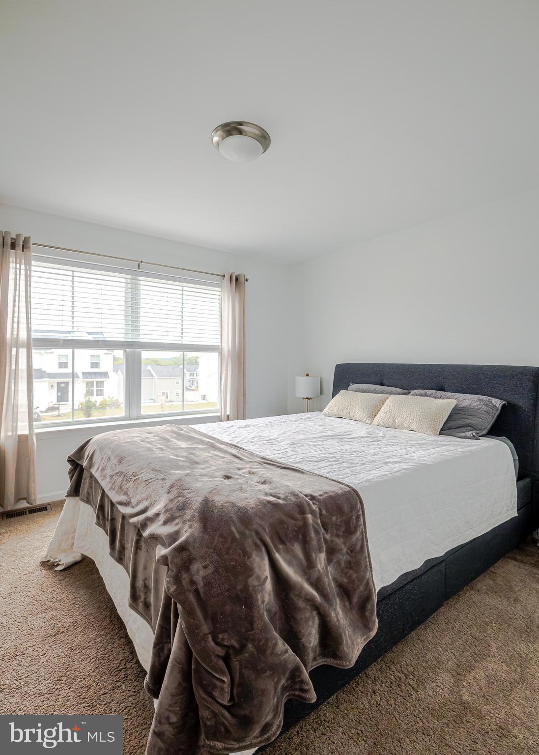 THE SEASONS - Residential