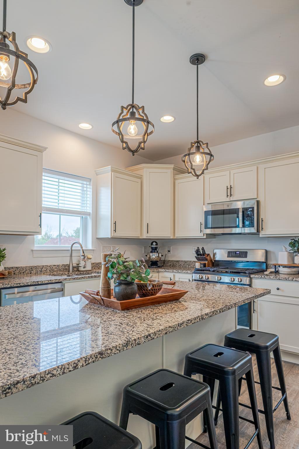 THE SEASONS - Residential