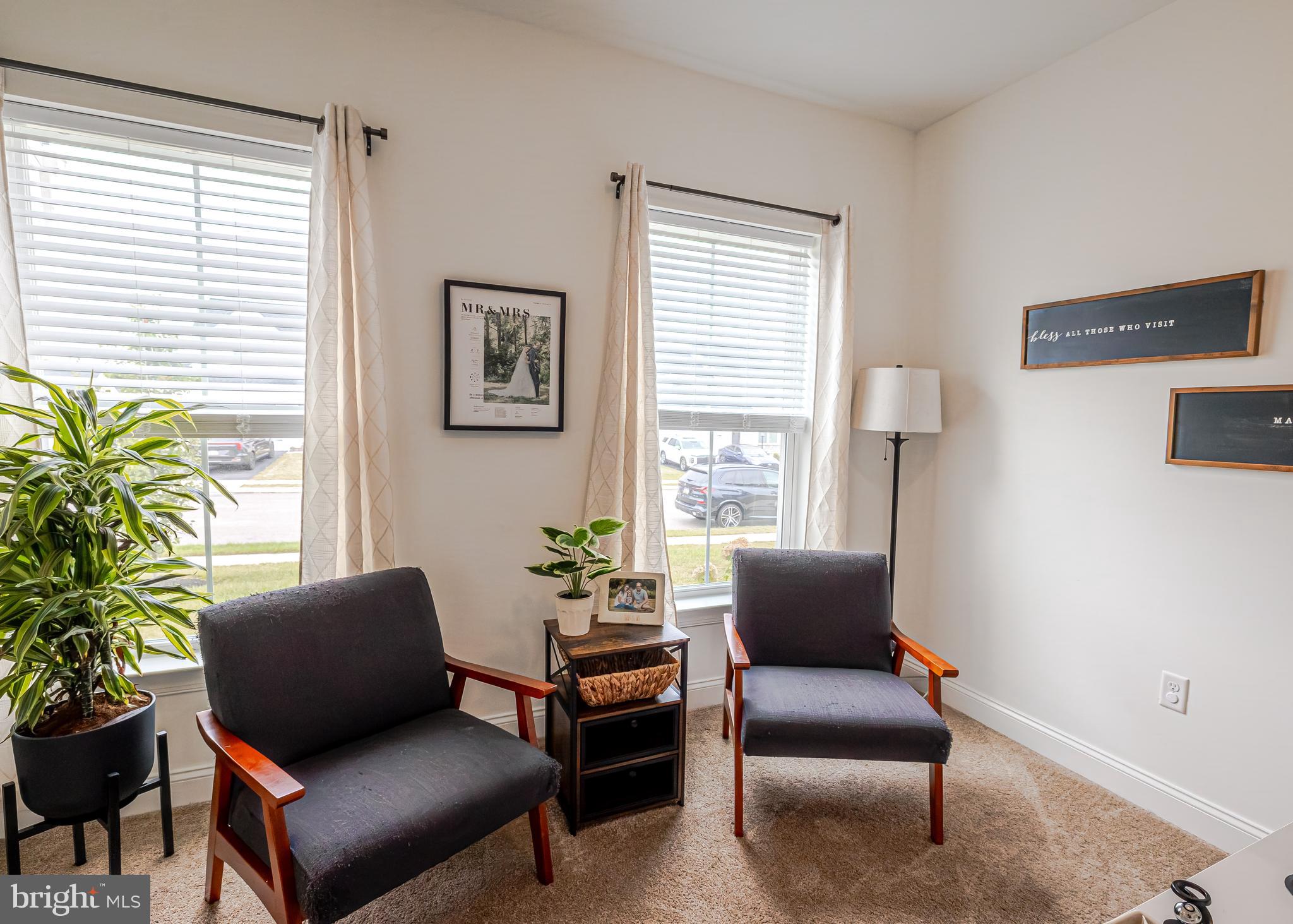 THE SEASONS - Residential