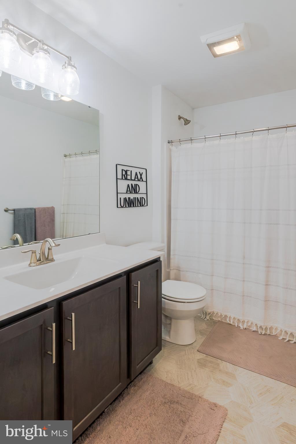 THE SEASONS - Residential