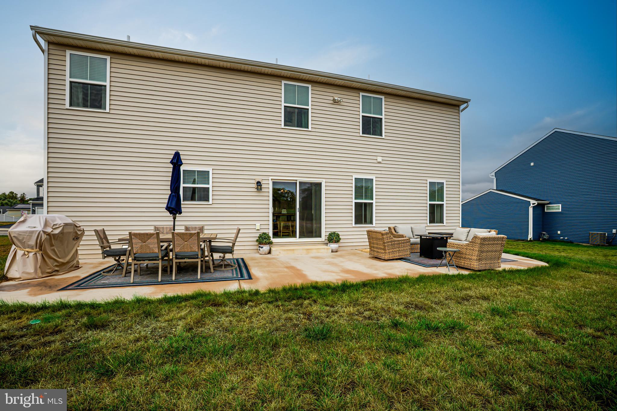 THE SEASONS - Residential