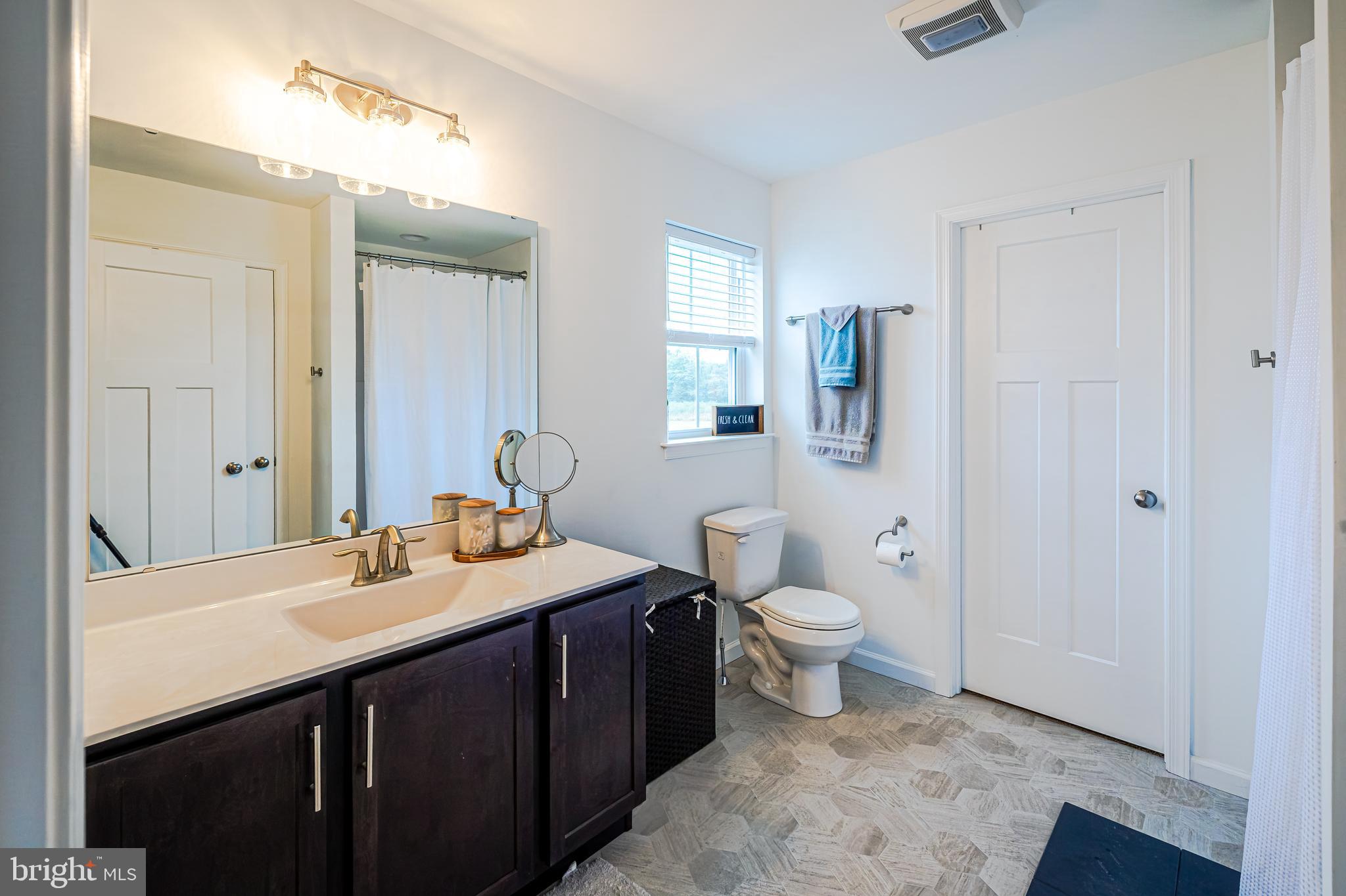 THE SEASONS - Residential