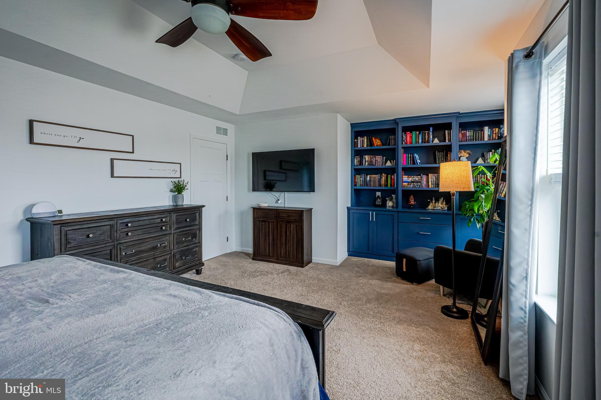 THE SEASONS - Residential