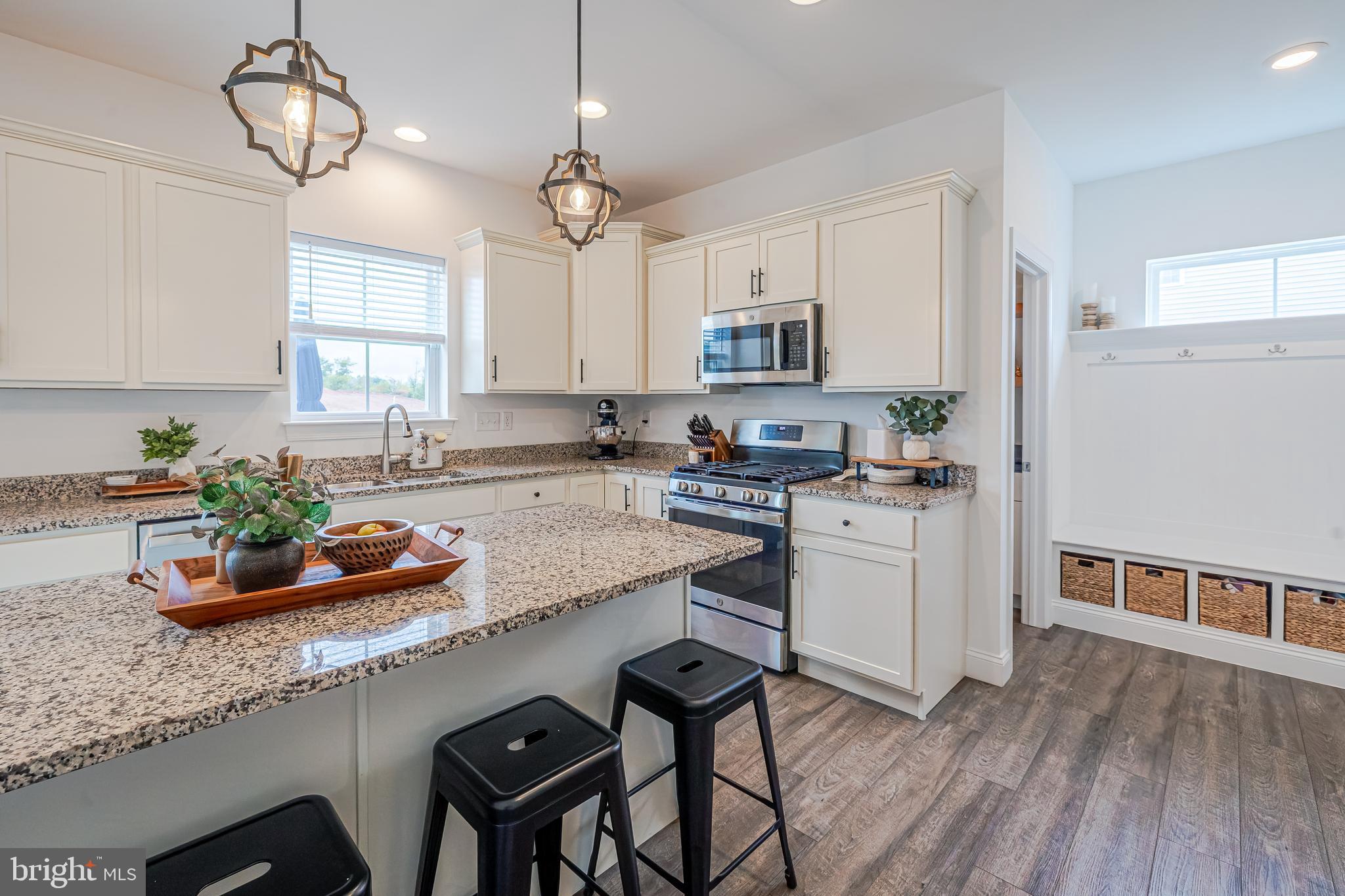 THE SEASONS - Residential