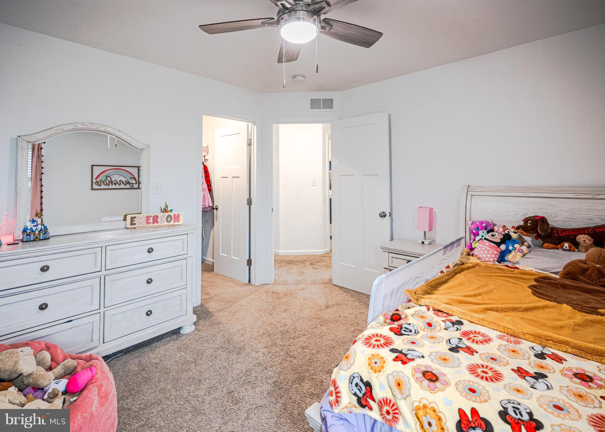 THE SEASONS - Residential