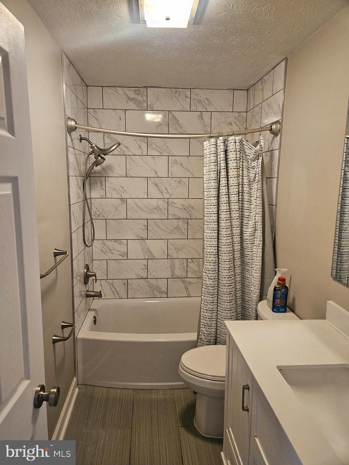 472 HONEYSUCKLE ROAD