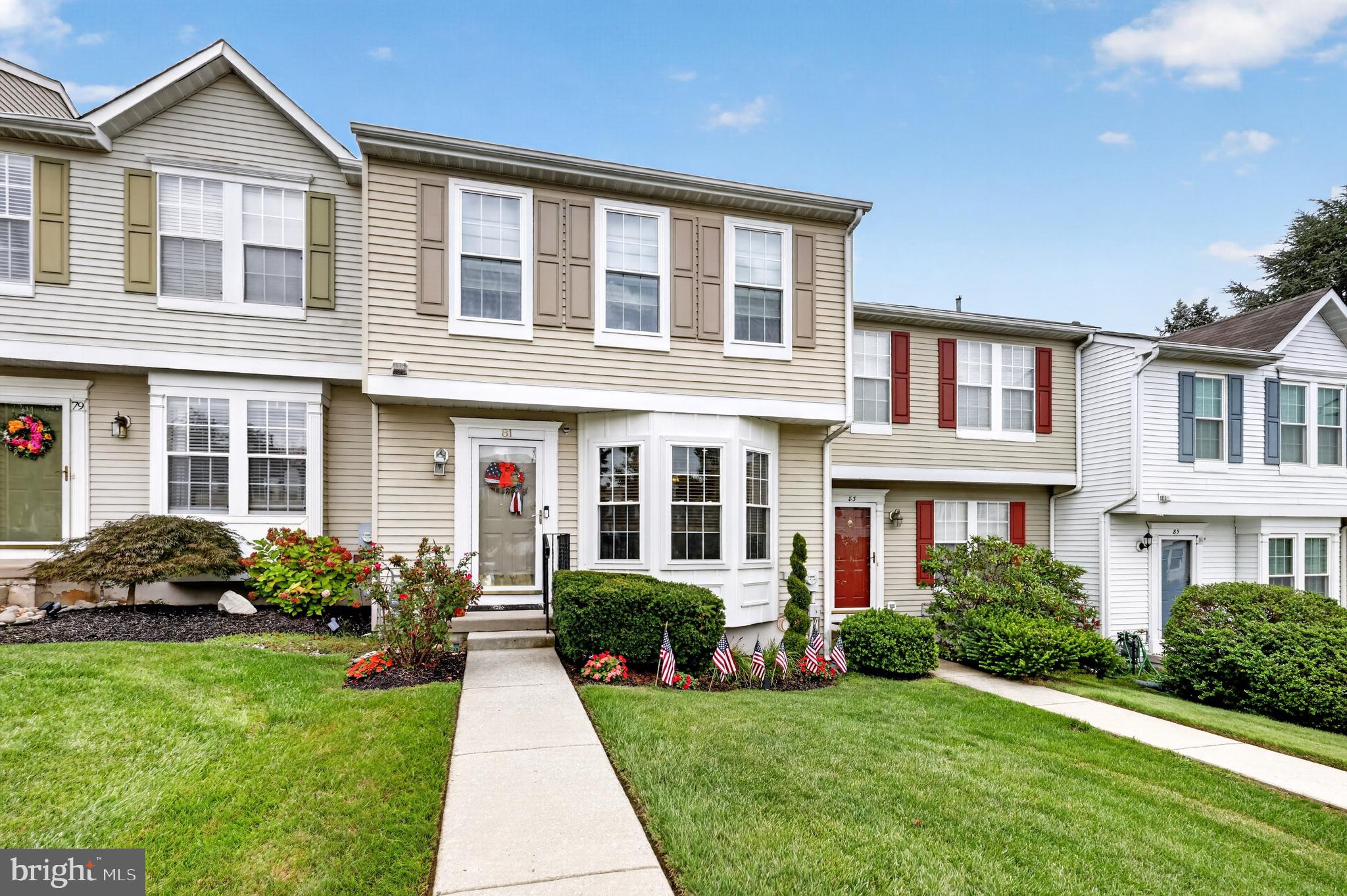 81 PEBBLE LANE