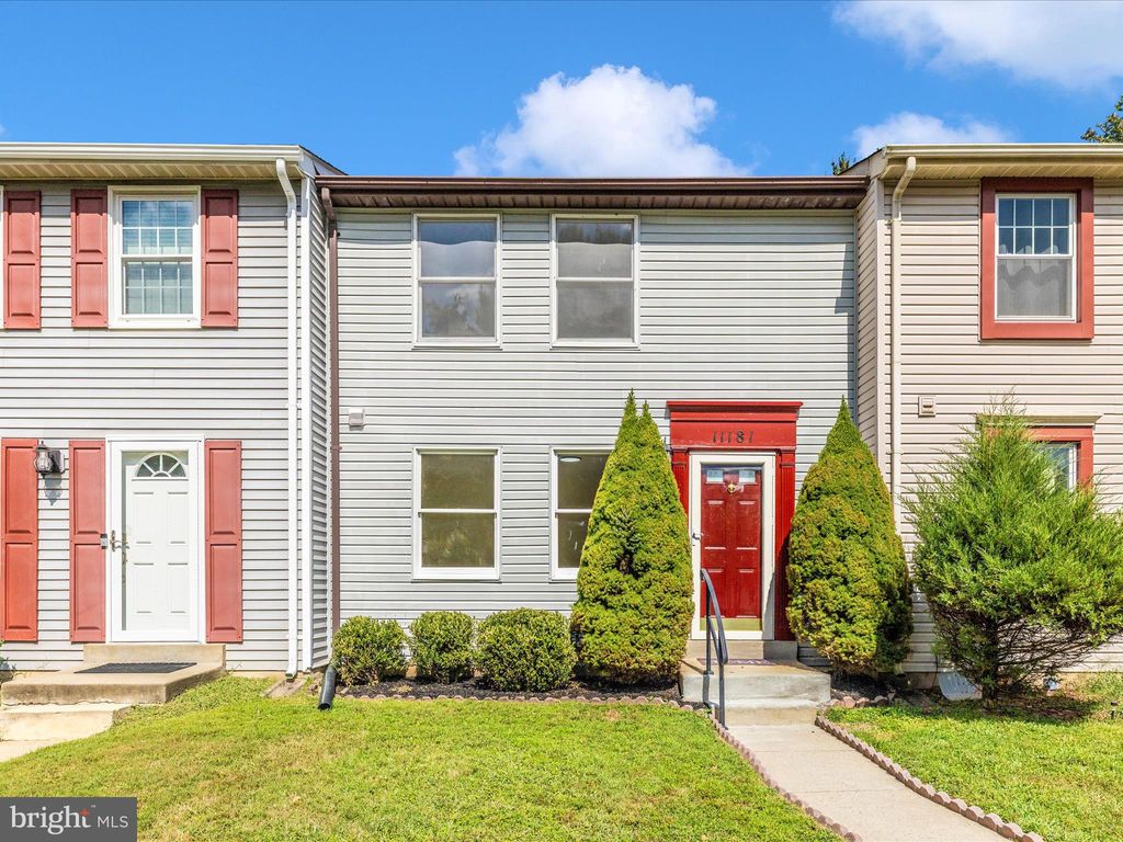 Photo of 11181 Captains Walk Court, NORTH POTOMAC, MD 20878 (MLS # MDMC2198400)