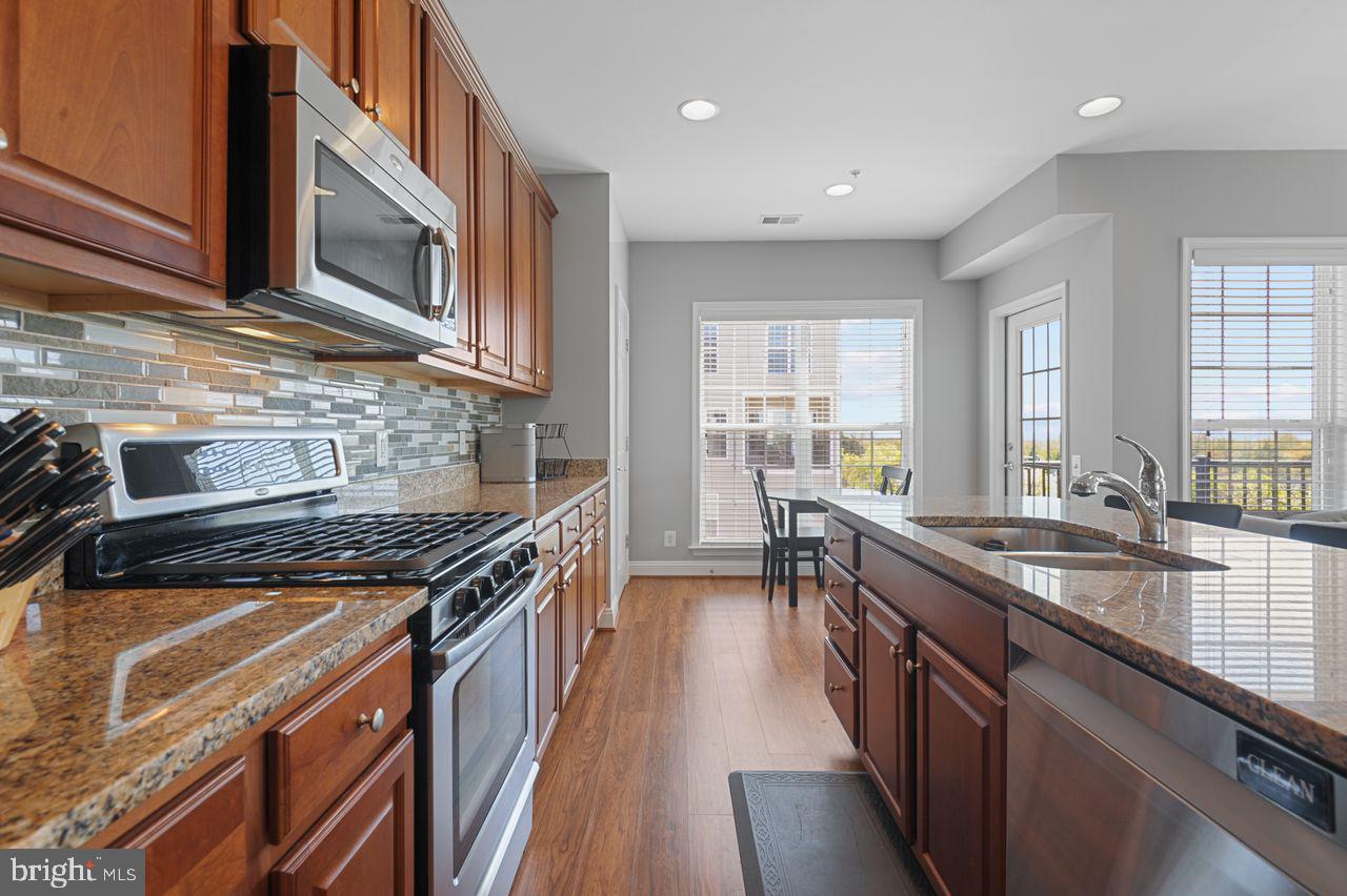 TOWNES AT GOOSE CREEK VILLAGE - Residential