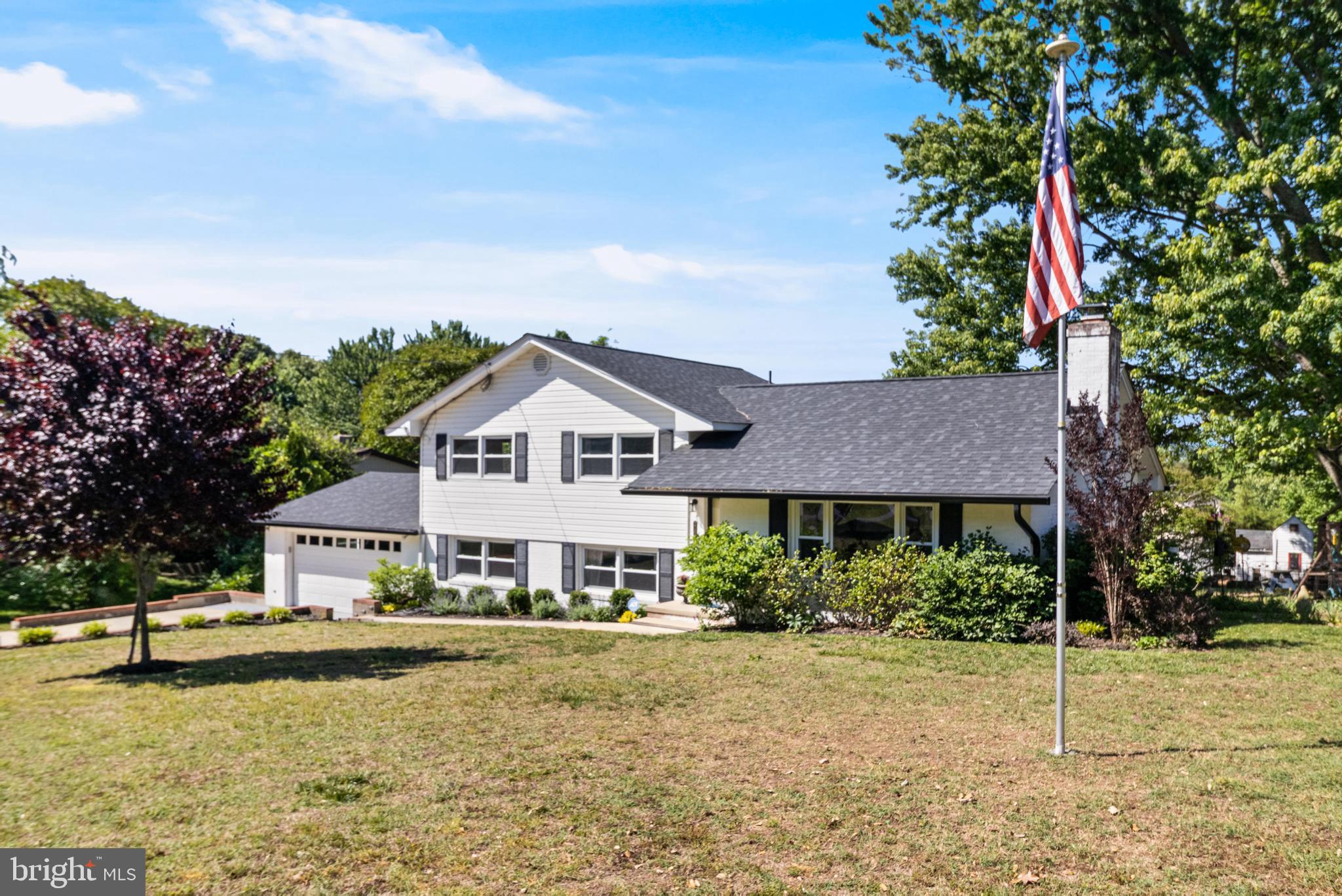 BRETON BAY ESTATES - Residential