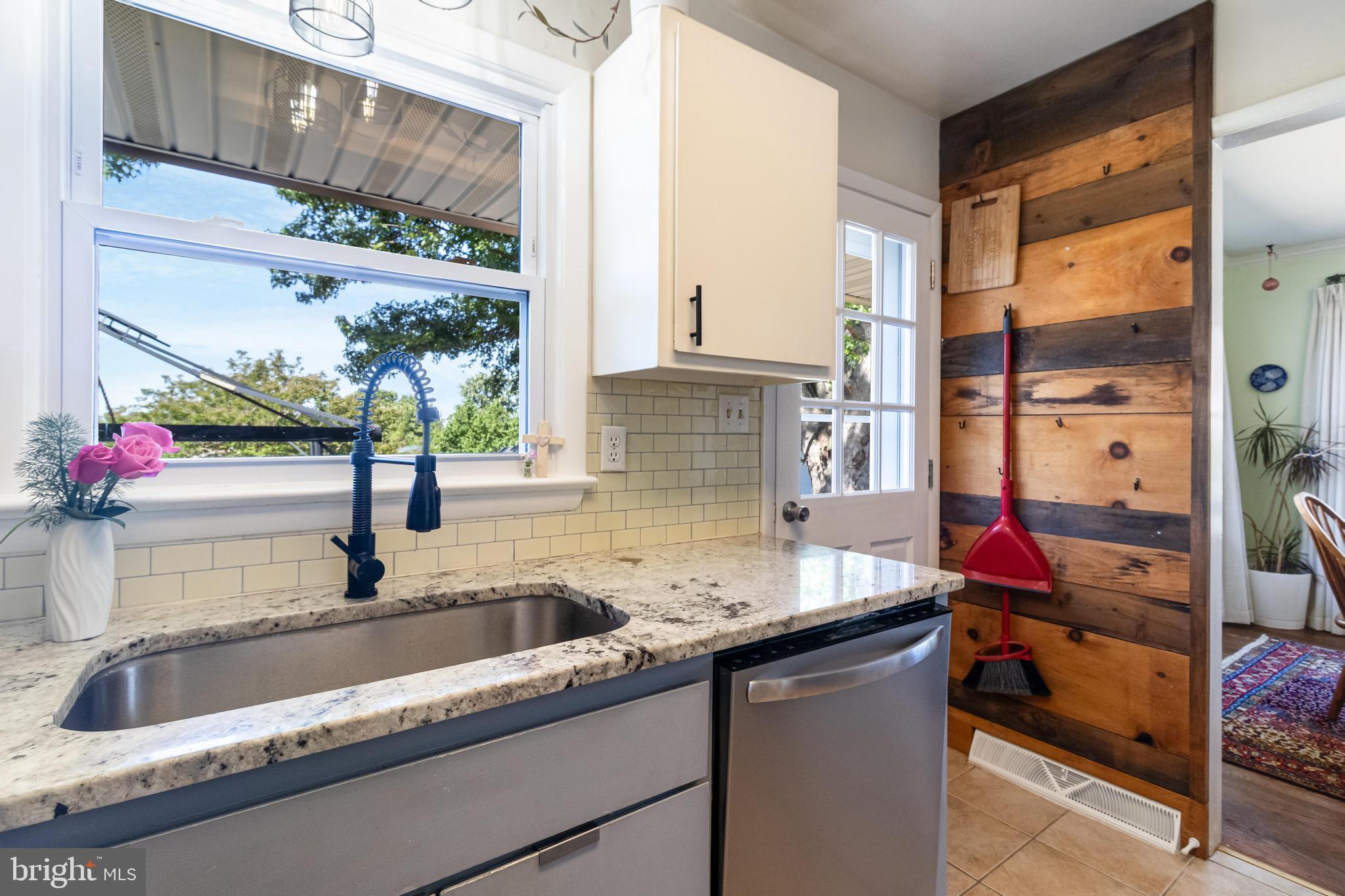 BRETON BAY ESTATES - Residential