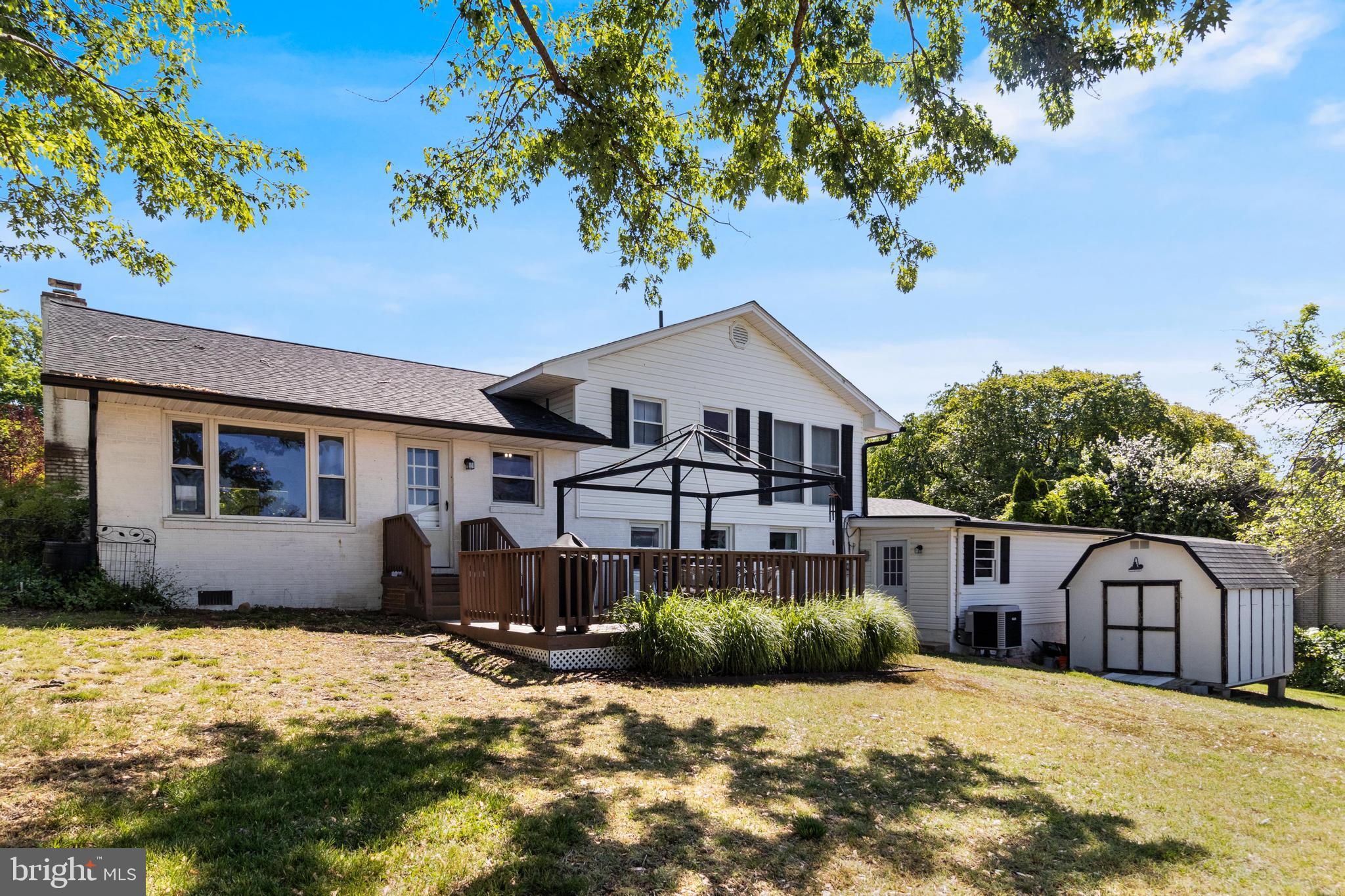 BRETON BAY ESTATES - Residential