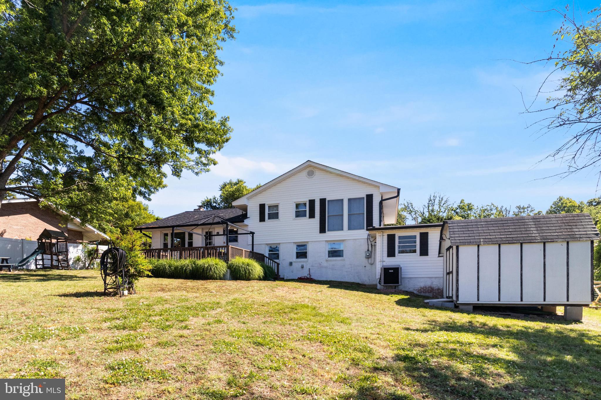 BRETON BAY ESTATES - Residential