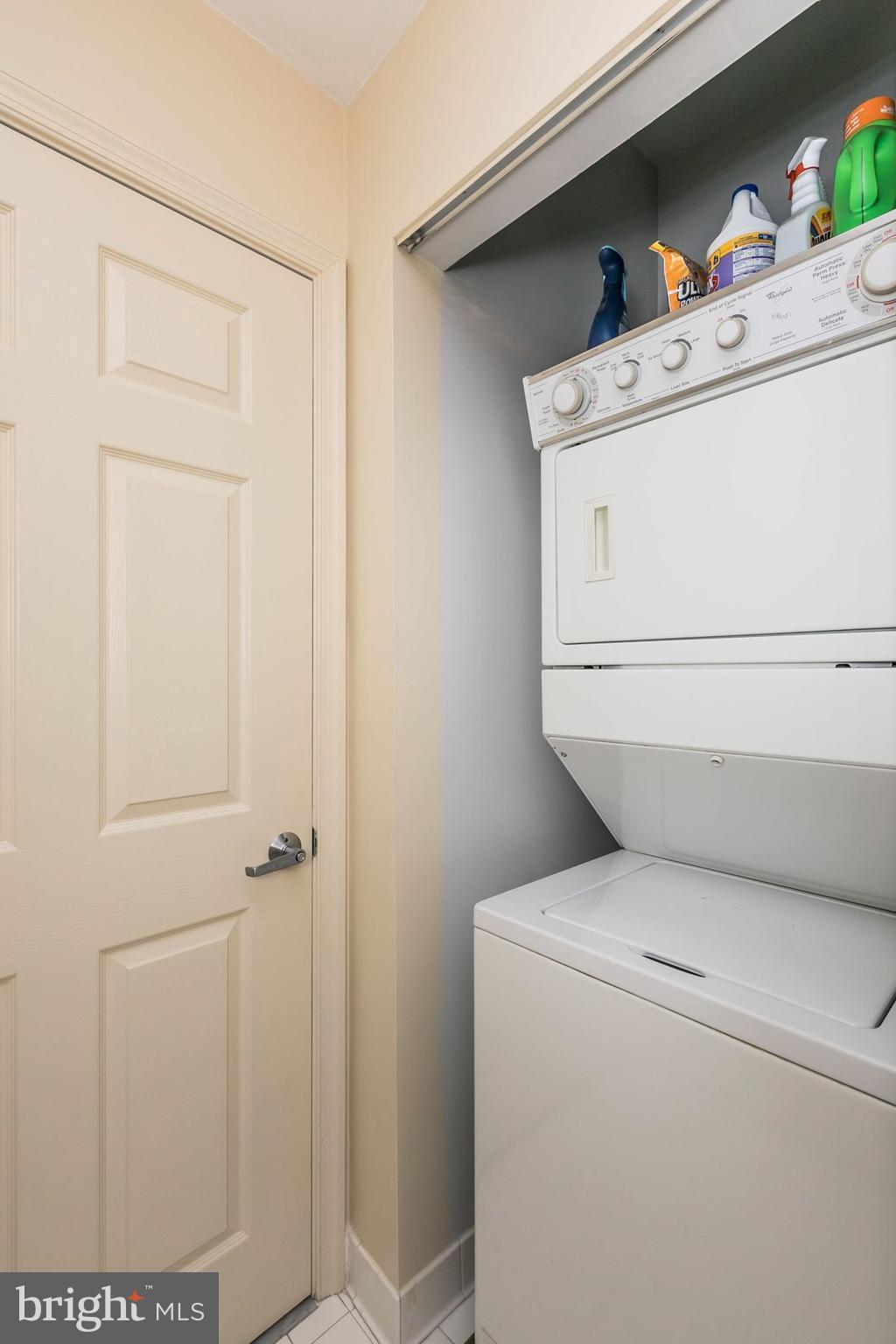 PIERSIDE AT HARBORVIEW - Residential Lease