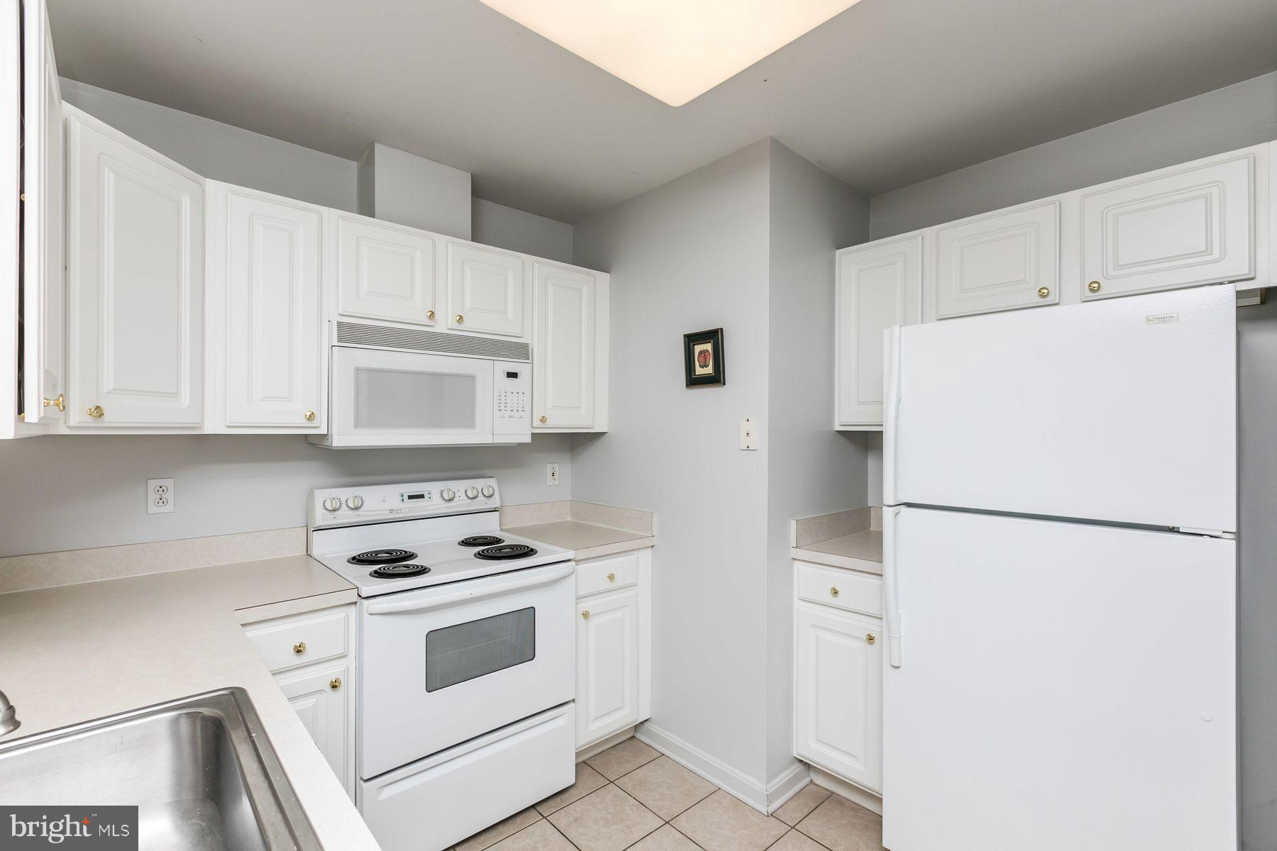 PIERSIDE AT HARBORVIEW - Residential Lease