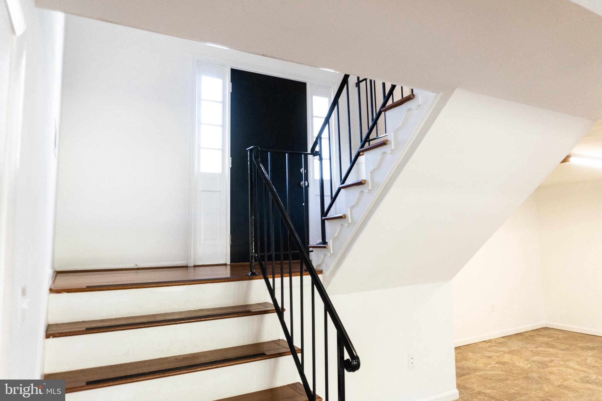 DALE CITY - Residential Lease