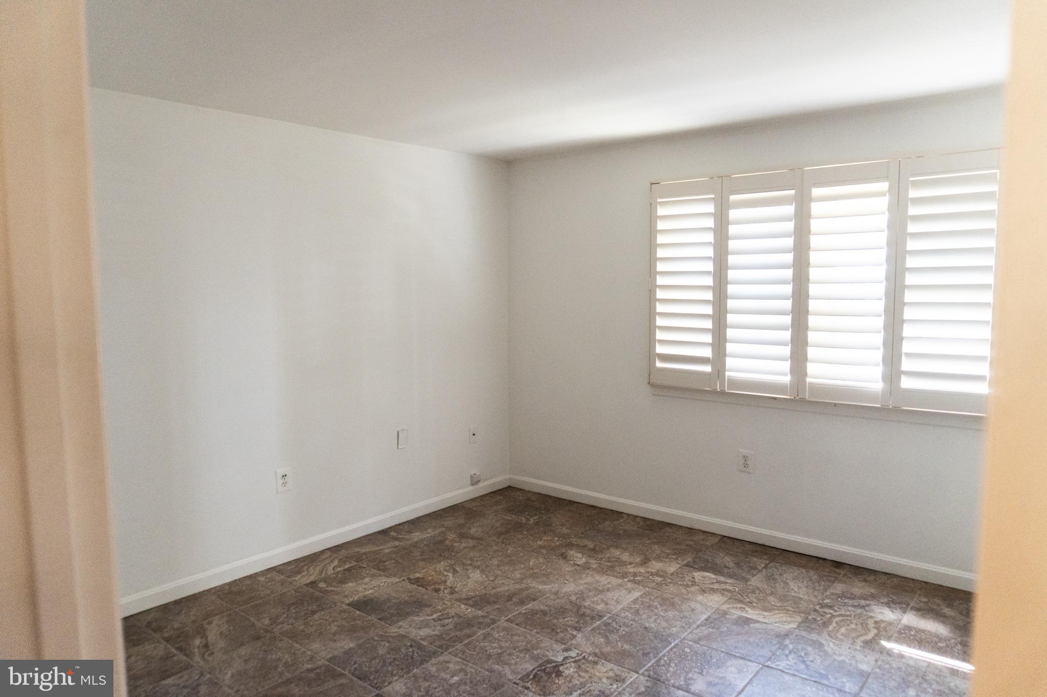 DALE CITY - Residential Lease