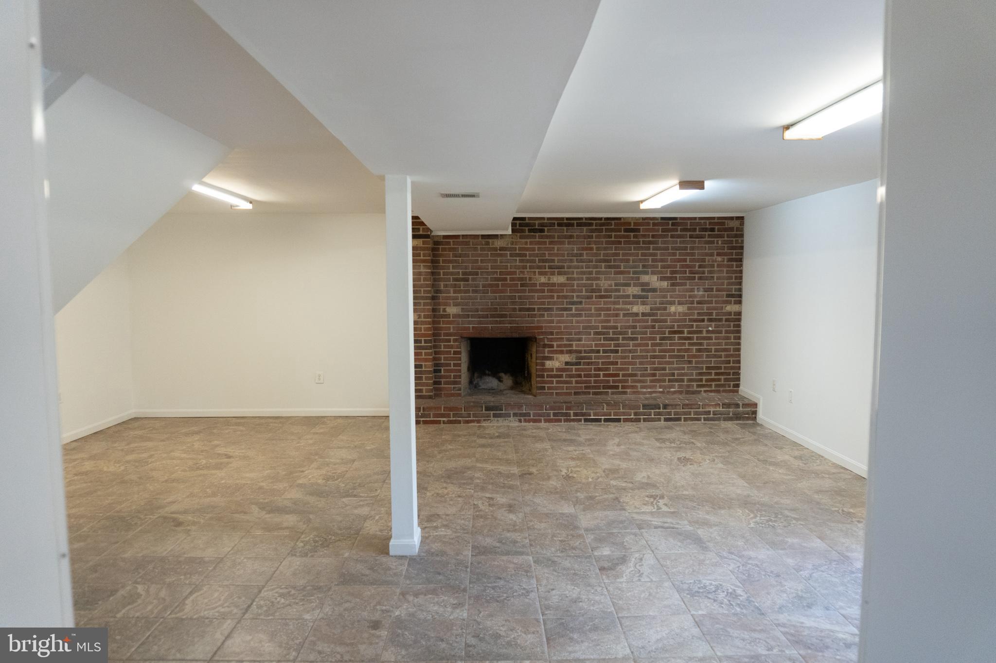 DALE CITY - Residential Lease