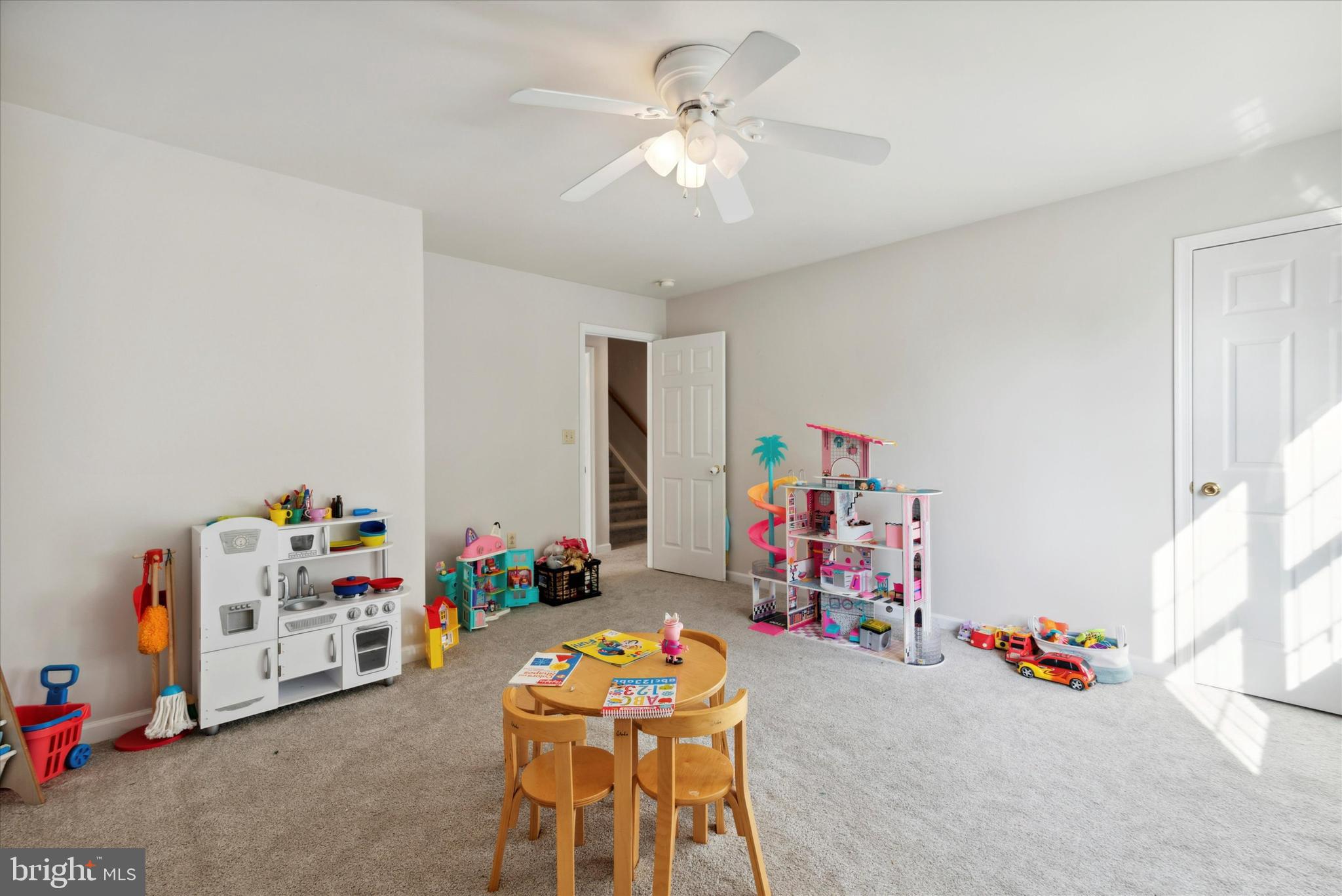 ROXBOROUGH - Residential Lease