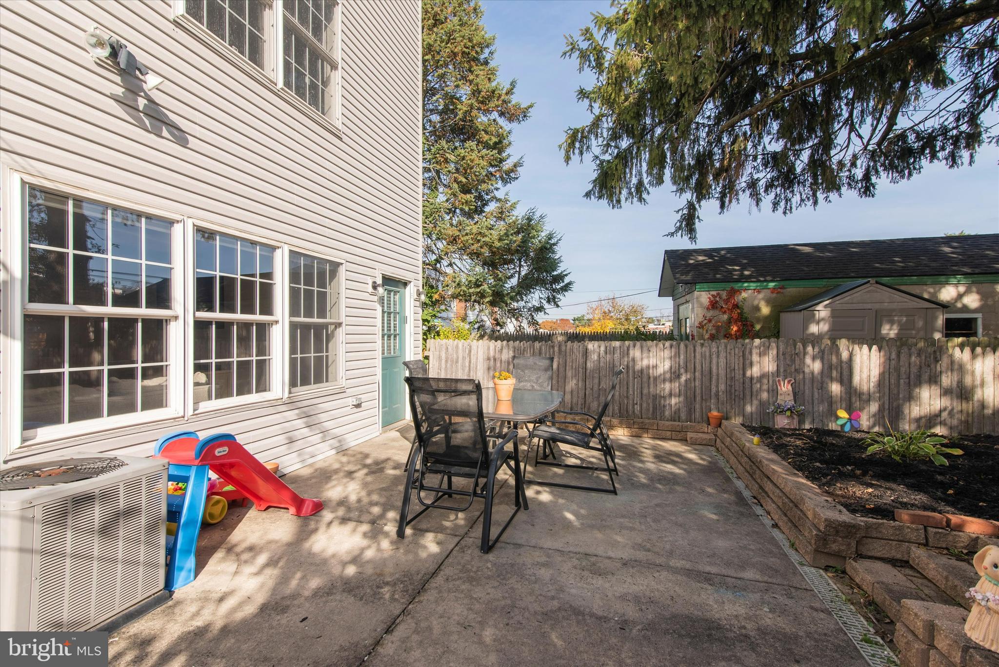 ROXBOROUGH - Residential Lease