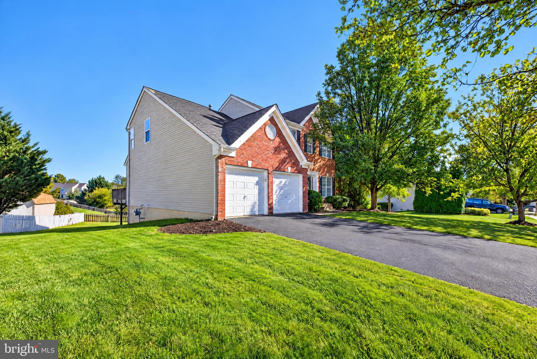 863 FOX DEN ROAD