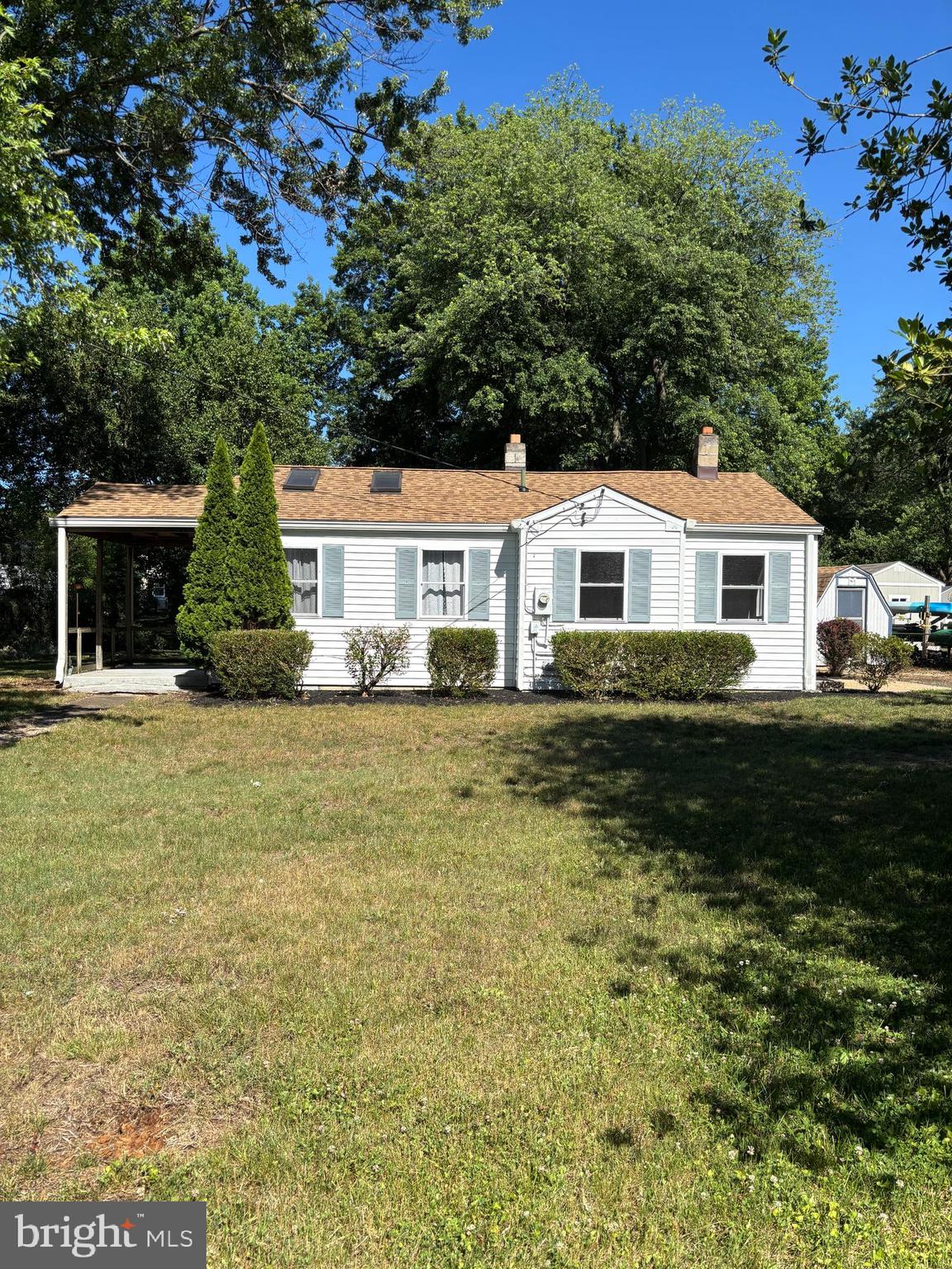 303 HOLLY ROAD