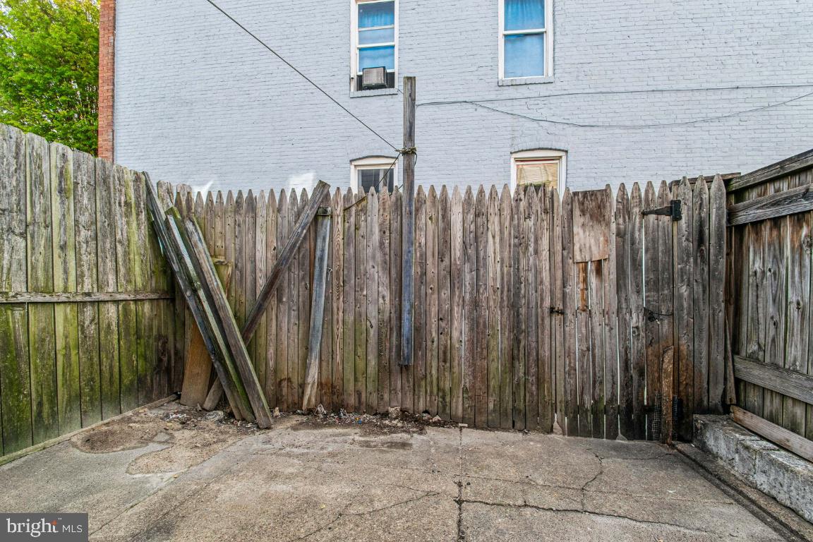 HIGHLANDTOWN - Residential Lease