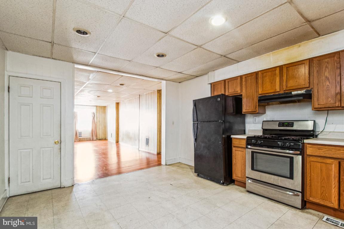 HIGHLANDTOWN - Residential Lease