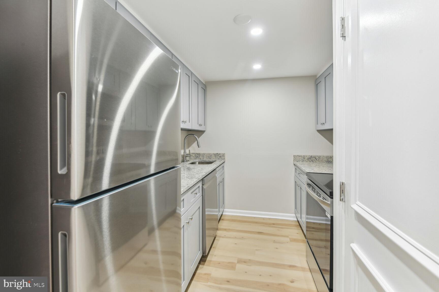 327 8TH STREET 329 NE 3