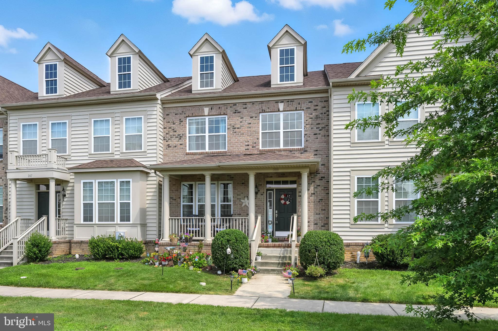 289 N BAYBERRY PKY PARKWAY