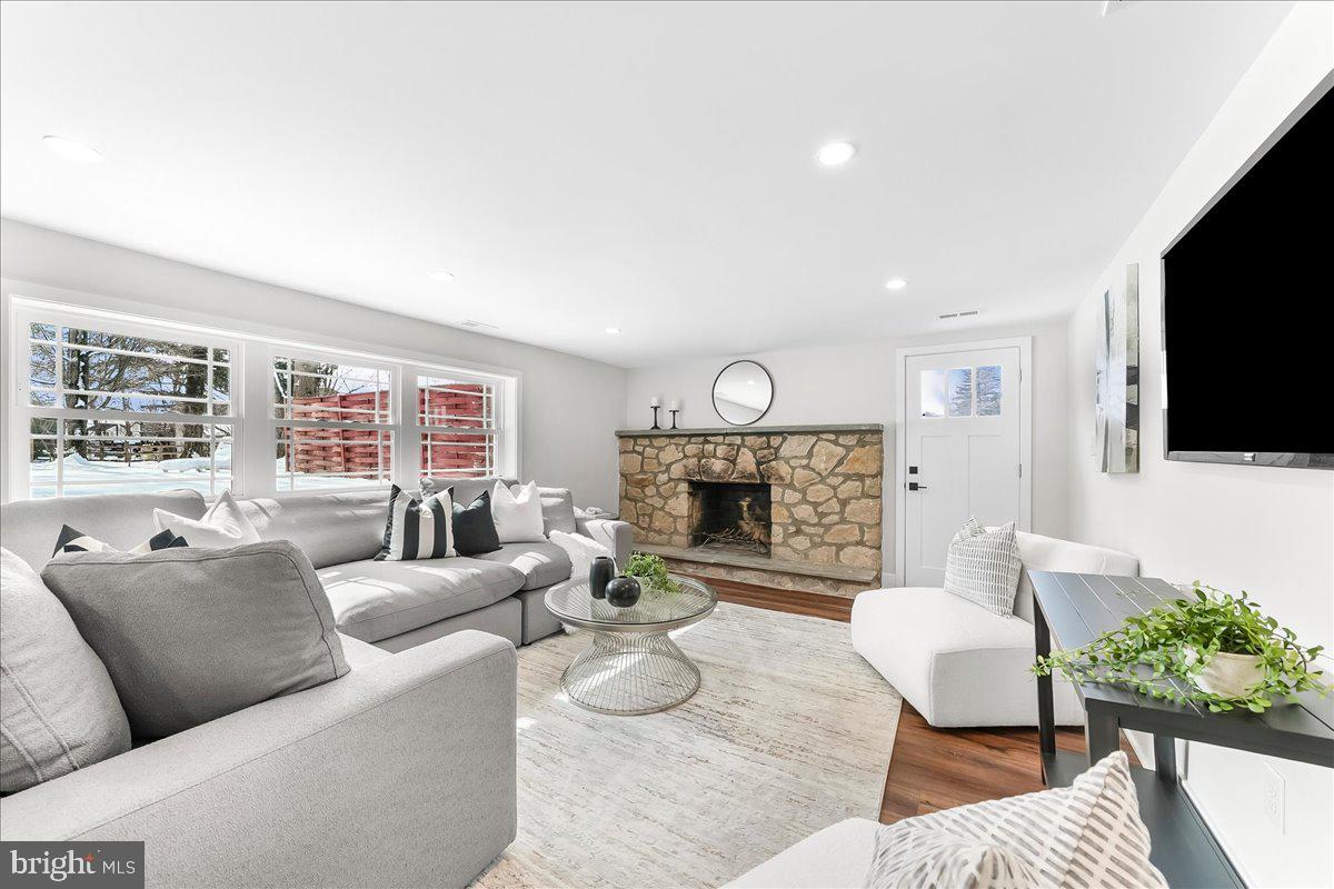 DRESHER WOODS - Residential