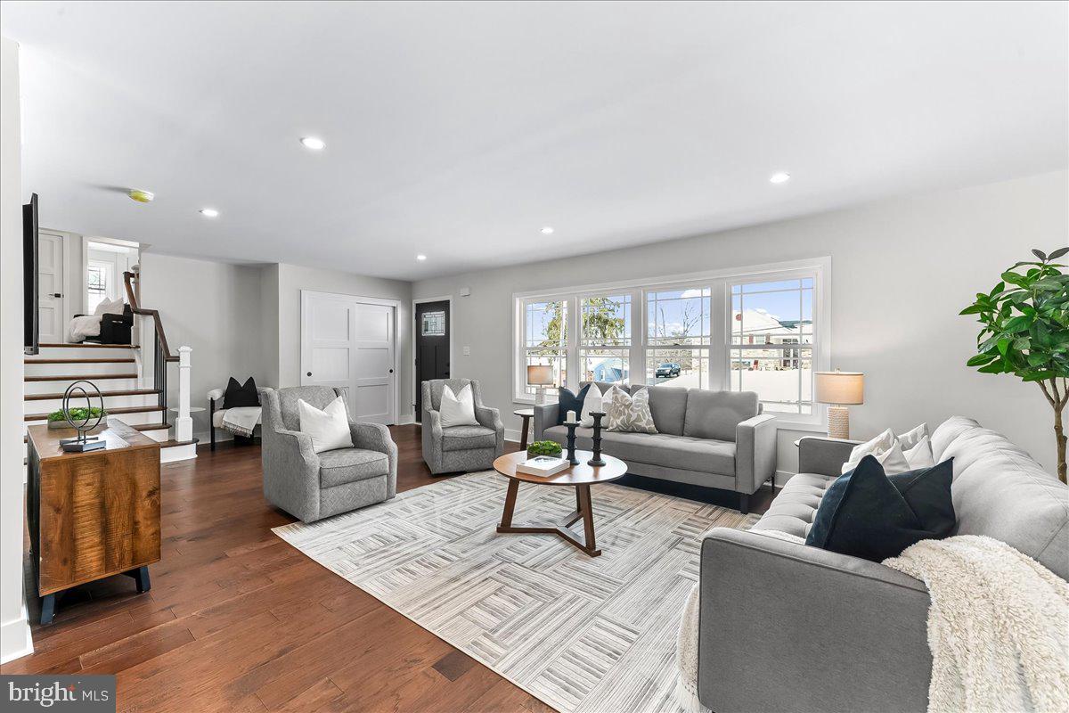 DRESHER WOODS - Residential