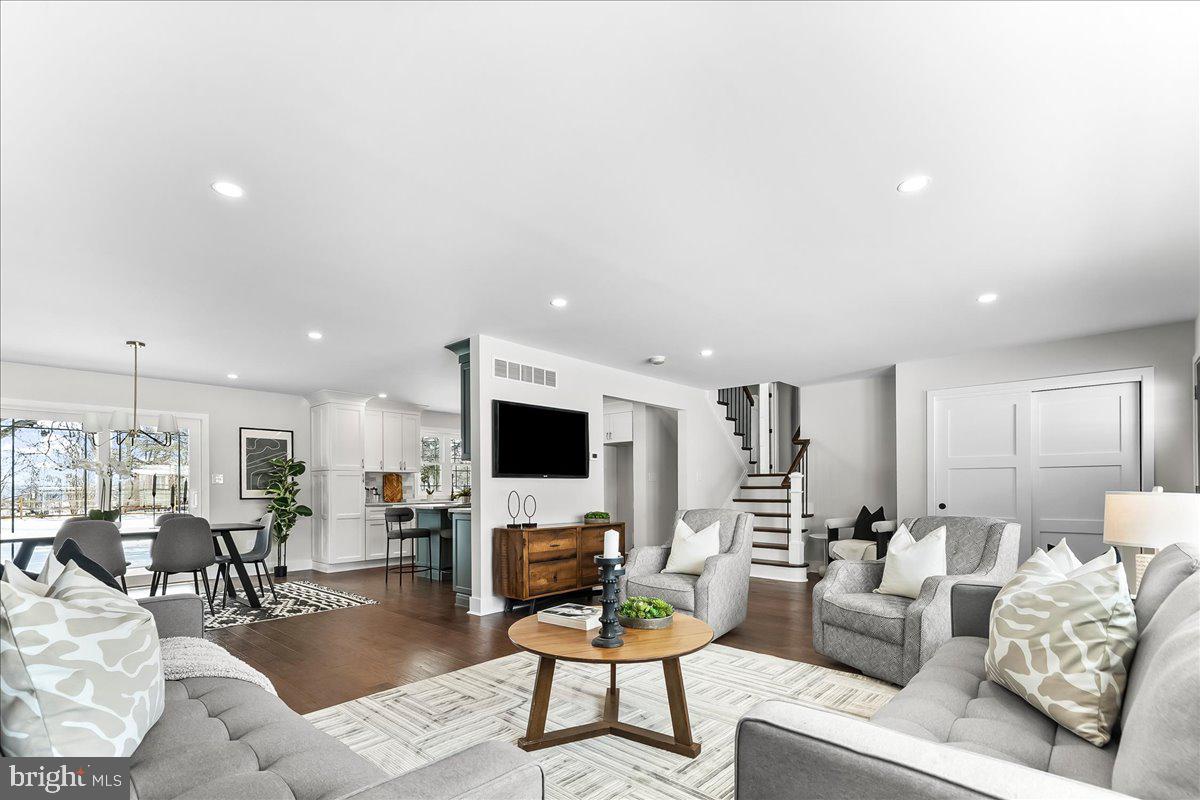 DRESHER WOODS - Residential