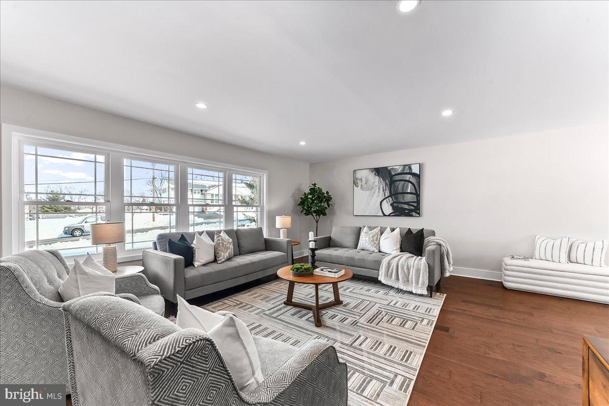 DRESHER WOODS - Residential