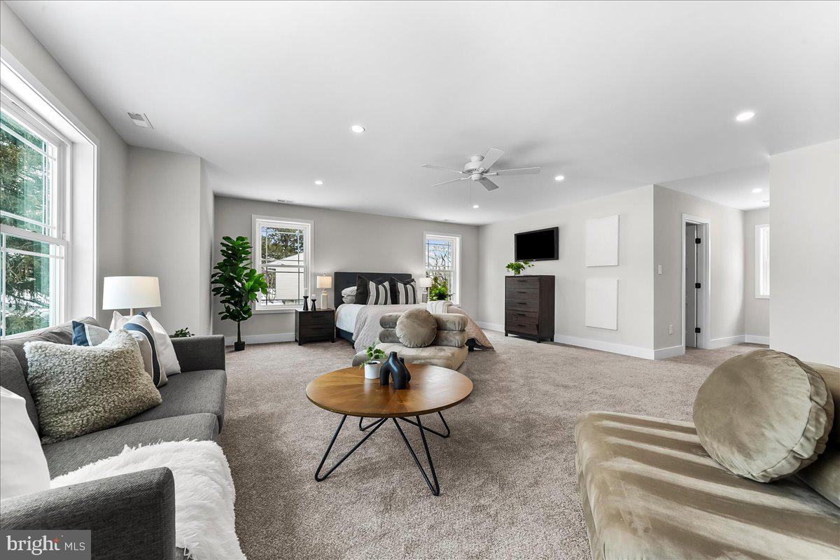 DRESHER WOODS - Residential