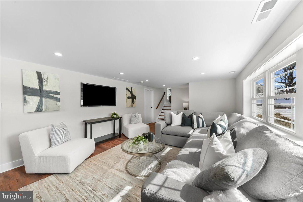 DRESHER WOODS - Residential